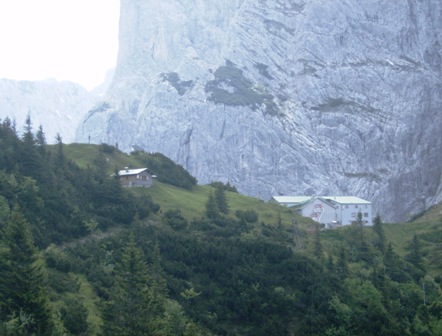 Blick zum Stripsenjochhaus (1.605 m)