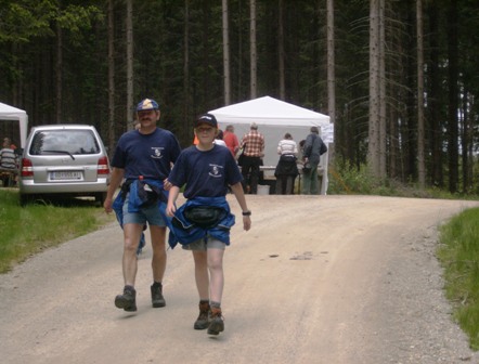 Obmann und Sohn verlassen die K+L 5 nach gut 35 Kilometer absolvierter Strecke