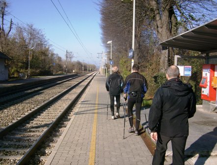 Am Bahnsteig von Bisamberg