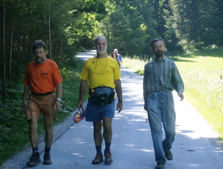 Daniel, Alfred Popp und Johannes Leopold beim Abstieg vom Kulm...