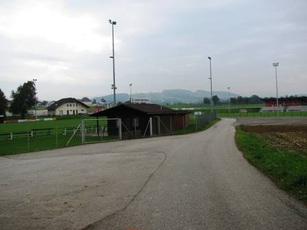 Der Sportplatz von Biberbach - jetzt kann es nicht mehr weit sein