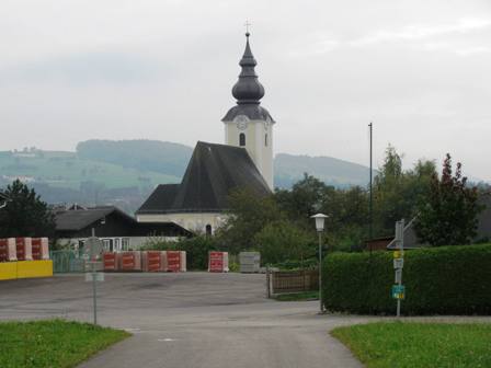 Jetzt ist es geschafft - die Kirche von Biberbach ist in Sicht