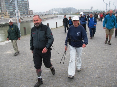 ...mitten unter ihnen gutgelaunte Wanderfreunde aus Österreich