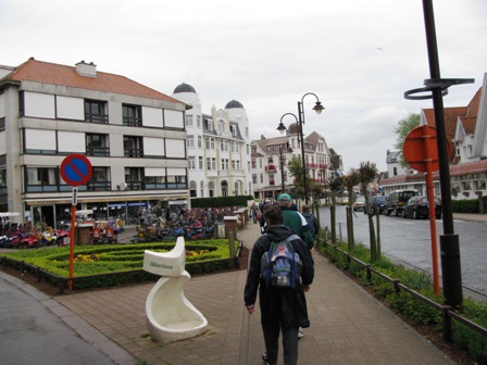 Eine Ehren(Straf)Runde durch die wunderschöne Stadt 'De Haan' - leider ohne Kontrolle