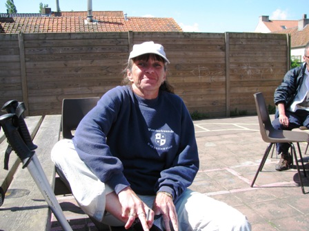 ...und Zirberl bekommt wieder Nikotinnachschub und kann die Füße auskühlen