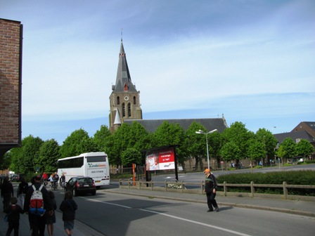 Die Kirche von Uitkerke - endlich erreicht