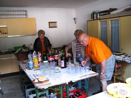 ...die Mitarbeiter sind voll im Einsatz...