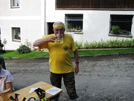 Unser Freund aus Allentsteig nimmt mal nen Most...