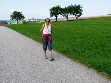 Auch Frau Mag.Christel Hink trainiert für die kommenden Marathonwanderungen