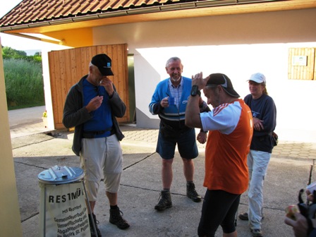 Alfred und Karin im Gespräch mit unseren Freunden Leo und Schorsch aus Bayern