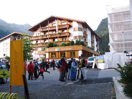 Wanderer am Start in Galtür