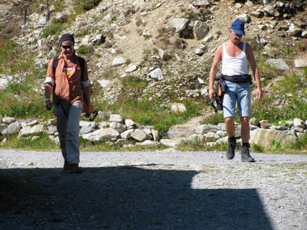 Christa und Gerhard treffen bei der K+L ein