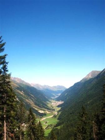 Herrlicher Fernblick ins Paznauntal Richtung Ischgl