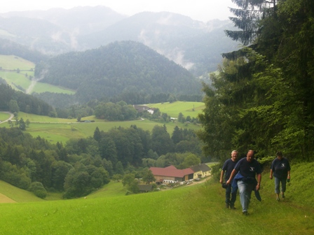 Raffi, Hans und Maus im Sturm auf den letzten nennenswerten Hügel