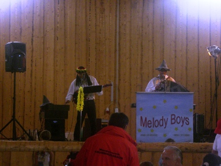 ...als die Melody Boys einige (neue) Witze erzählen