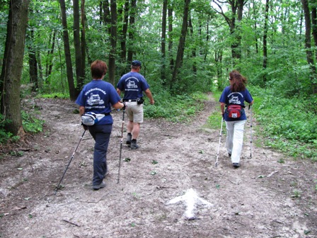 Kirschgestärkt gehts durch ein schönen Waldstück