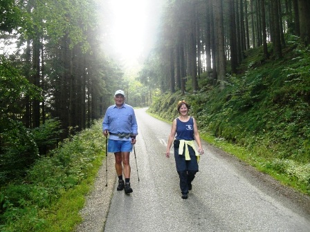 Rupert und Monika in einem wunderschnen Waldstck