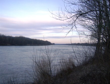 Blick ber die Donau im Morgengrauen