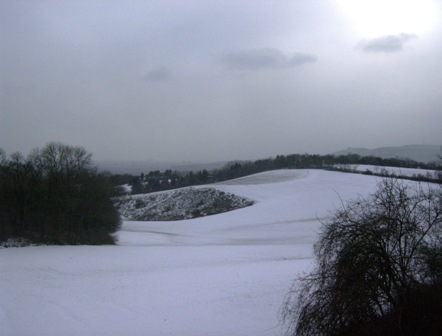 Blick ber die schneebedeckten Felder Richtung Wien