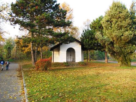 Eine schöne Kapelle vor Hagenbrunn