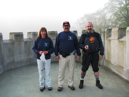 Zirberl, Quaxi und Gepetto posieren auf der Marklissa Talsperre