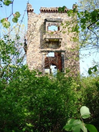 Leicht renovierungsbedürftiges Haus günstig abzugeben