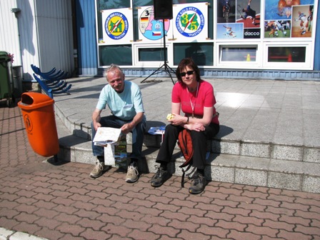 Die deutschen Wanderfreunde sind auch schon im Ziel