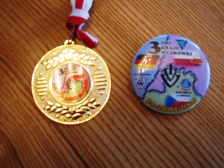 Medaillie und Erinnerungsbutton gabs auch noch dazu (alles im Startgeld von € 4,50 enthalten - super)