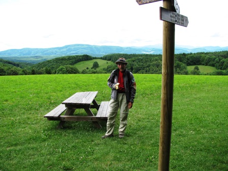 Werner Seebacher vor dem herrlichen Wienerwald-Panaorama