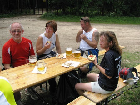 Das Anstrengendste ist nach 40,8 km geschafft - jetzt wird richtig eingeworfen
