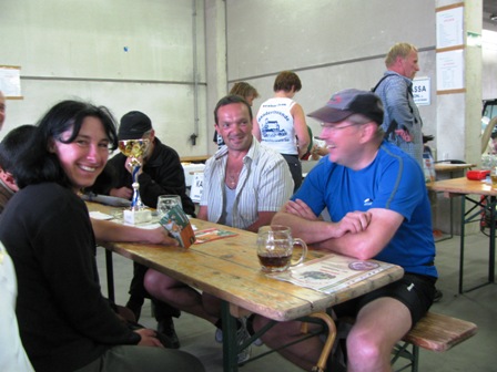 Die Brunnmayr's und Max Pühringer warten schon seit geraumer Zeit im Ziel