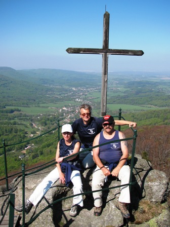 Karin, Helmut und Manfred von den Wanderfreunde Rappottenstein beim Kreuz am Palicnik