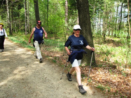 Karin 'spürt' die nächste Labestelle und legt noch einen Zahn zu