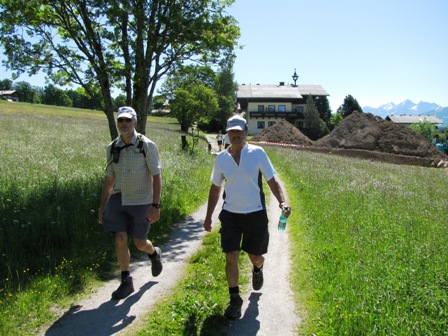 Alfred und Franz beinahe im Gleichschritt