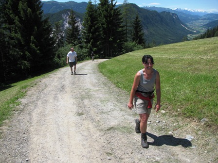 ...sowie Ruth haben uns nach ihrem Gipfelsturm auf den Rittisberg auch wieder eingeholt