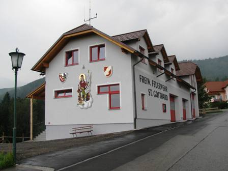 ...und Feuerwehrhaus von St.Gotthard