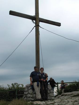 Manfred und Monika beim Blassenstein-Kreuz