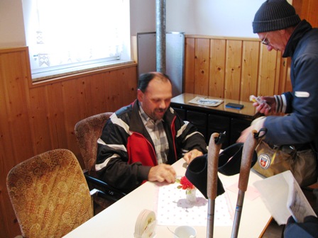 Gerhard Stöckl als 'Ordnungshüter' an der 1.K+L in Unterradlberg