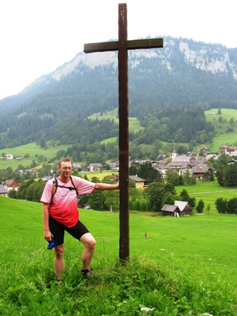 Harald am 'Gipfelkreuz' auf einem Hgel vor Tauplitz