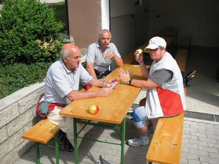 An der 1.K+L werden Gratis-Äpfel gereicht