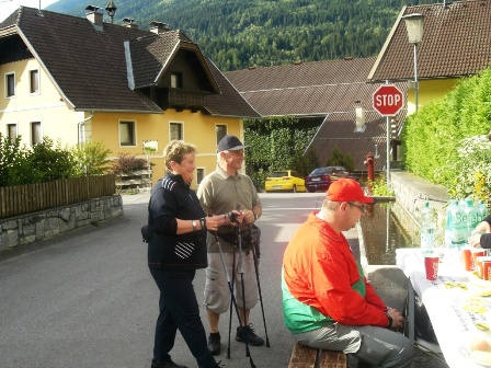 Wanderer an der 1.Labestelle...