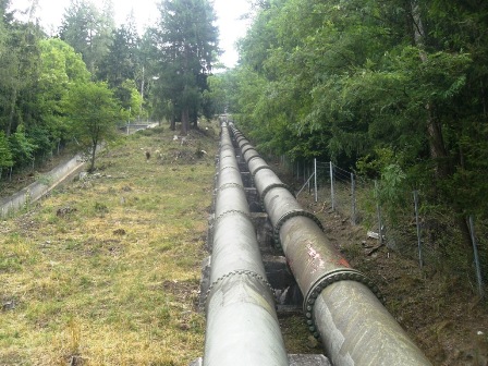 Die Wasserleitung vom Berg ins Kraftwerk