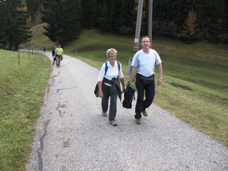 Sylvia Morjan und Walter Gttl genieen diese Wanderung