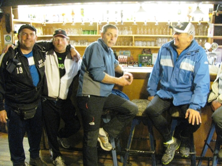 Thomas Steinacher, Josef 'Pitzen-Sepp' Hain, Gerhard Koutny und Friedrich Zechmeister bei einer kleinen Pause