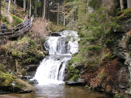 Der Kaskadenwasserfall in der Gragger-Schlucht