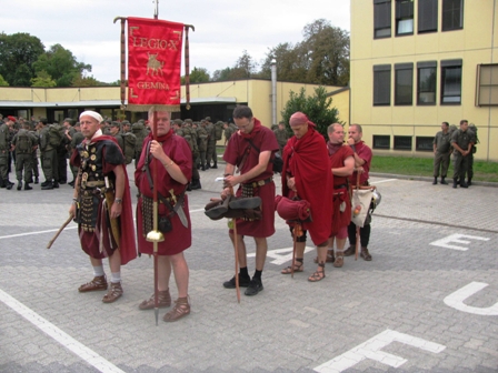 Diese Marschgruppe wandelt auf den Spuren des Originals