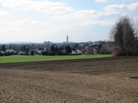 Die Kirche von Stockerau und das Ziel ist in Sicht