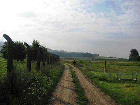 Schner Feldweg zu Beginn des Anstiegs zum Waschberg