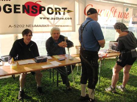 Die Funktionäre bei Start und Ziel