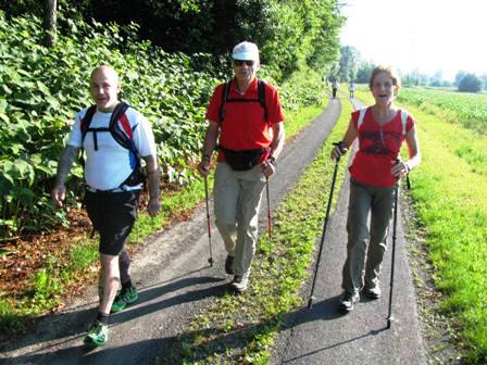 Ernst 'Gepetto' Polley überholt Hans und Gerti Lebsinger